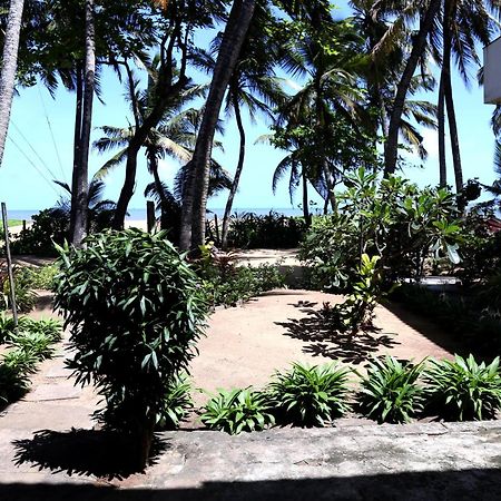 Dephani Beach Hotel Негомбо Экстерьер фото