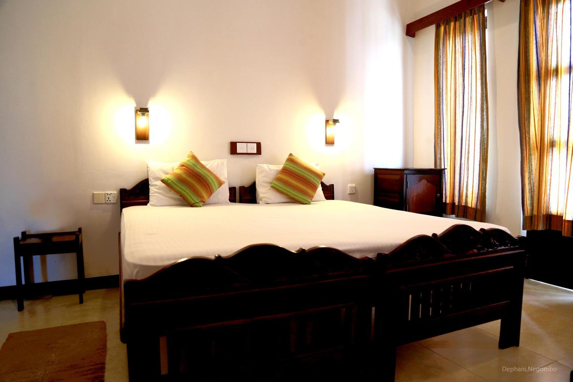 Dephani Beach Hotel Негомбо Экстерьер фото