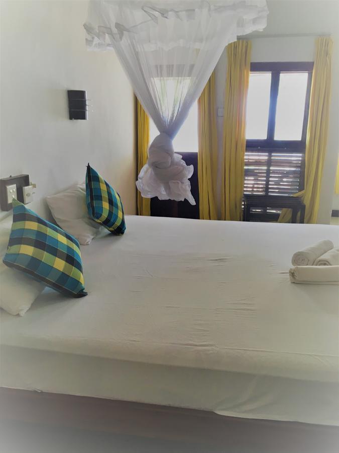 Dephani Beach Hotel Негомбо Экстерьер фото
