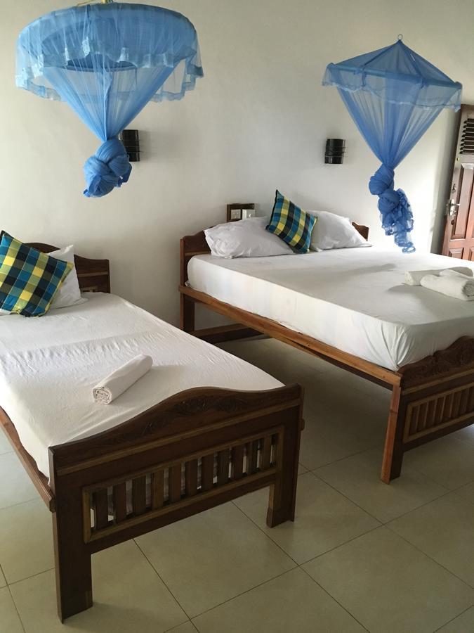 Dephani Beach Hotel Негомбо Экстерьер фото