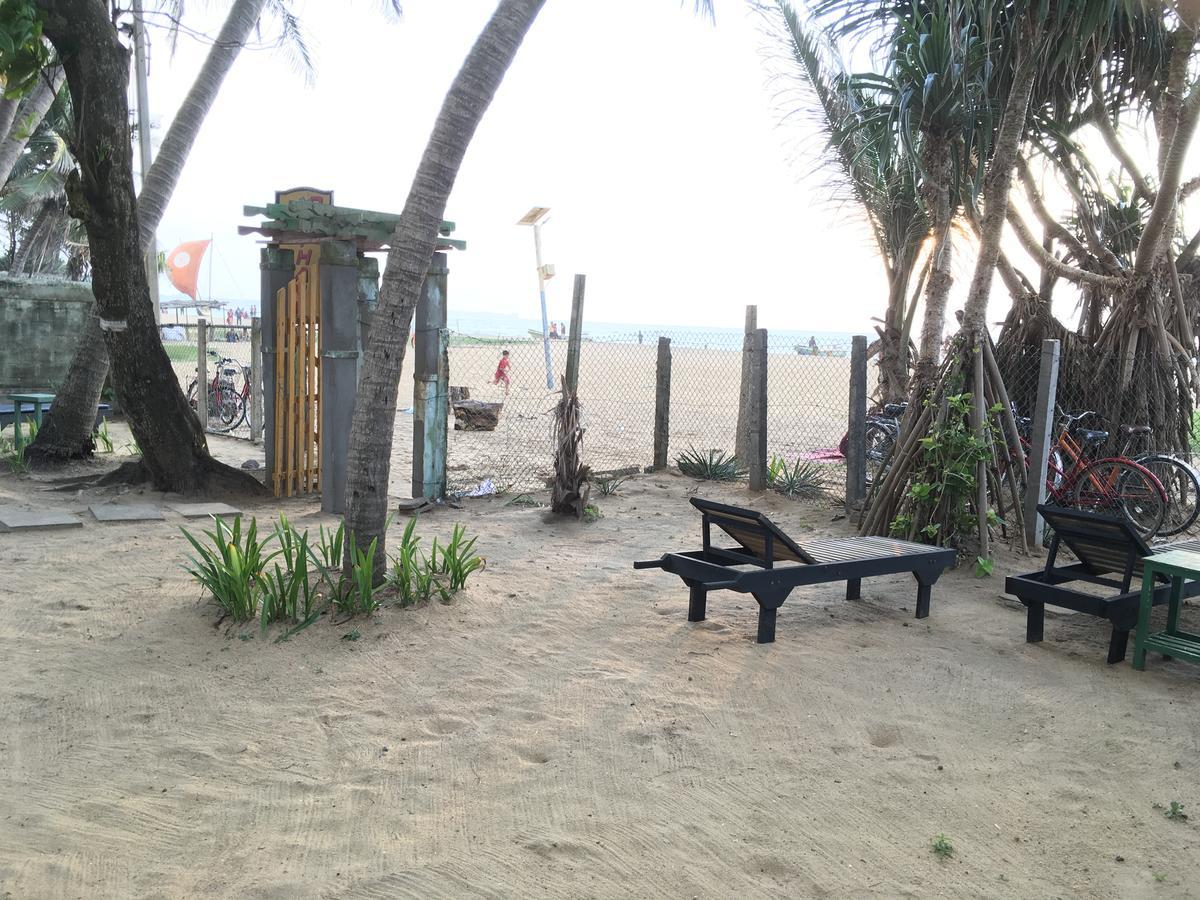 Dephani Beach Hotel Негомбо Экстерьер фото